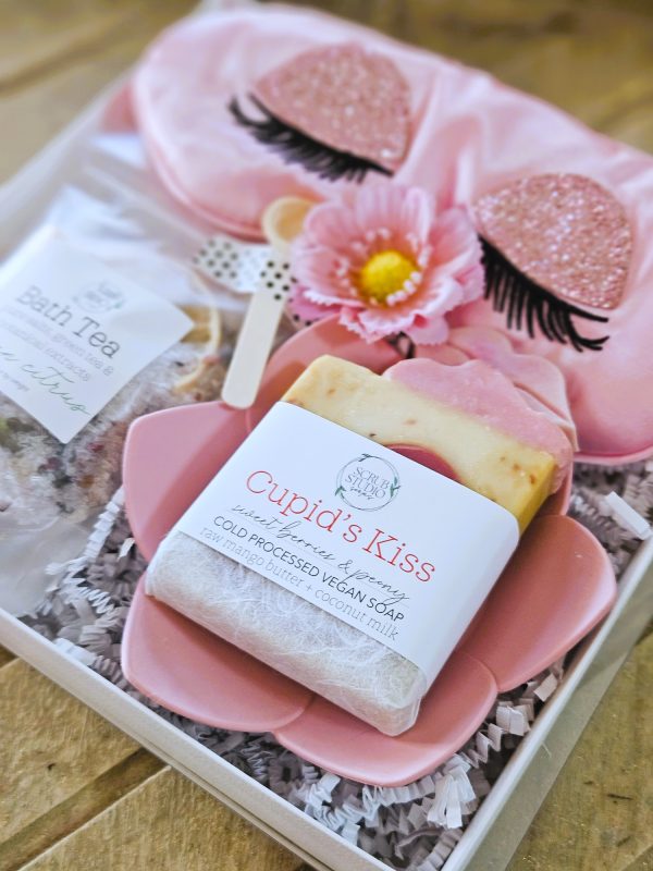 Cupid's Kiss | Spa Gift Box - Image 3