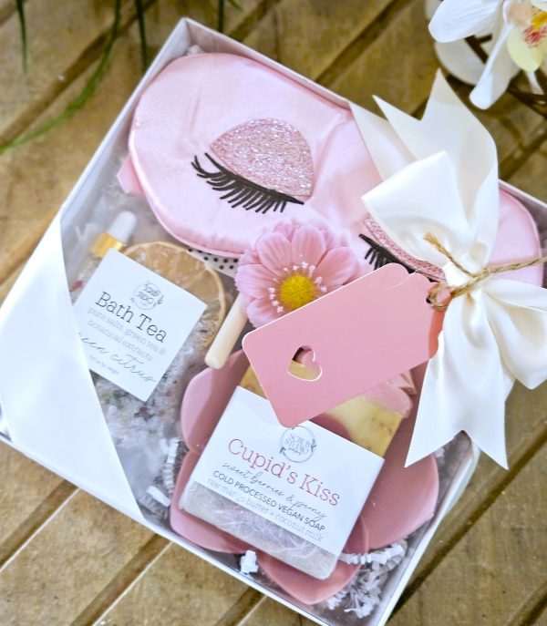 Cupid's Kiss | Spa Gift Box - Image 9