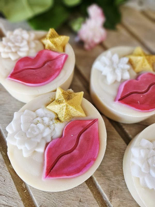 Pucker Up Guest Soaps - Image 2
